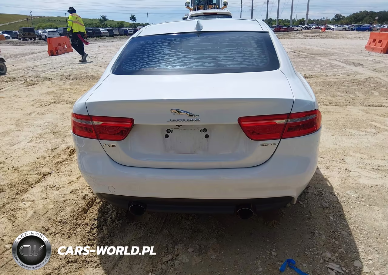 2019 Jaguar Xe 25T Premium VIN:SAJAD4FX7KCP51331 - 16