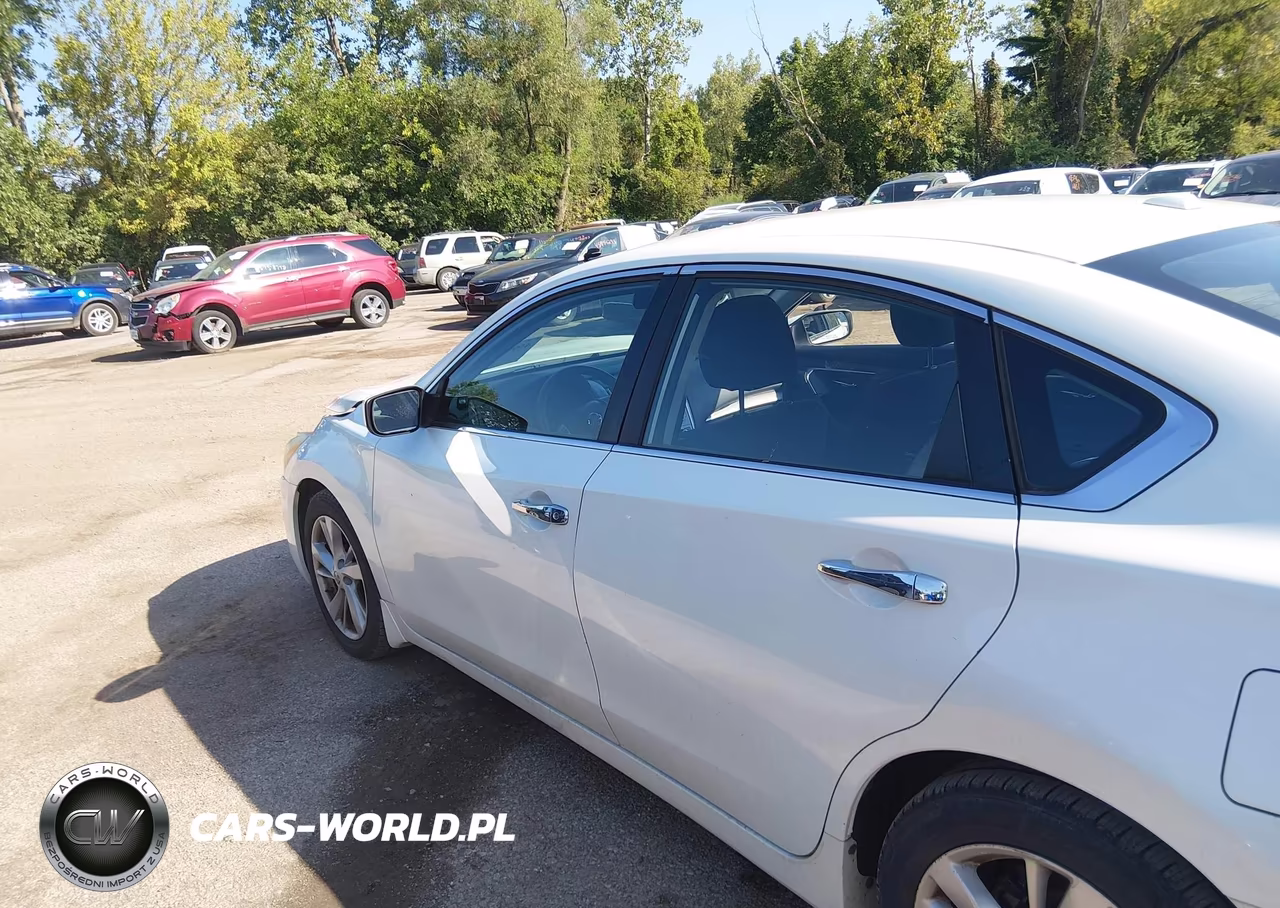 2015 Nissan Altima 2.5 Sv VIN:1N4AL3AP9FC256367 - 14