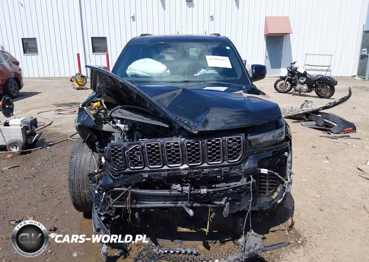 2023 Jeep Grand Cherokee L Summit 4X4 VIN:1C4RJKEG4P8855480 - 13