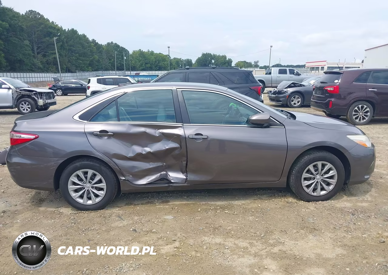2015 Toyota Camry Le VIN:4T1BF1FK2FU482277 - 13
