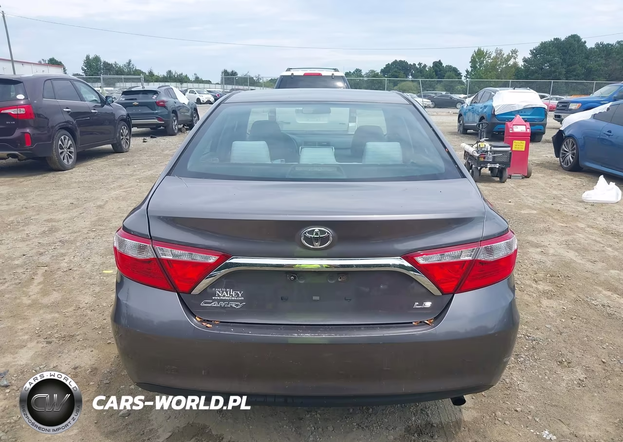 2015 Toyota Camry Le VIN:4T1BF1FK2FU482277 - 16