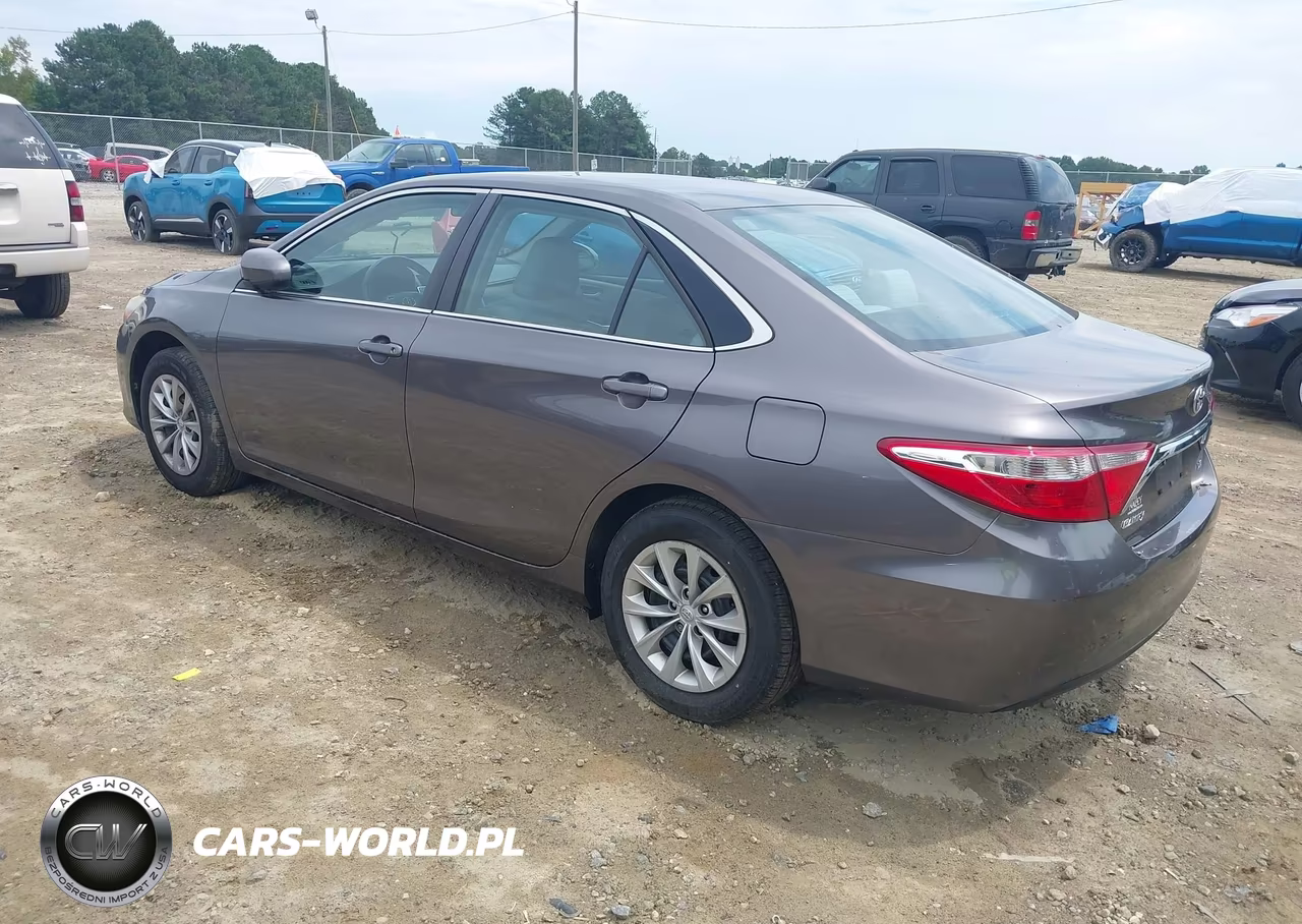 2015 Toyota Camry Le VIN:4T1BF1FK2FU482277 - 3