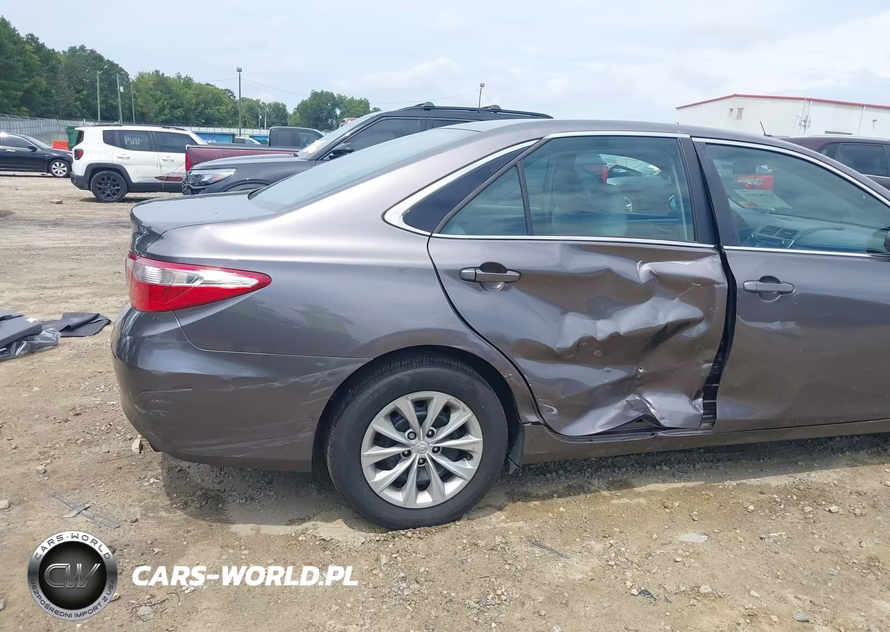 2015 Toyota Camry Le VIN:4T1BF1FK2FU482277 - 6