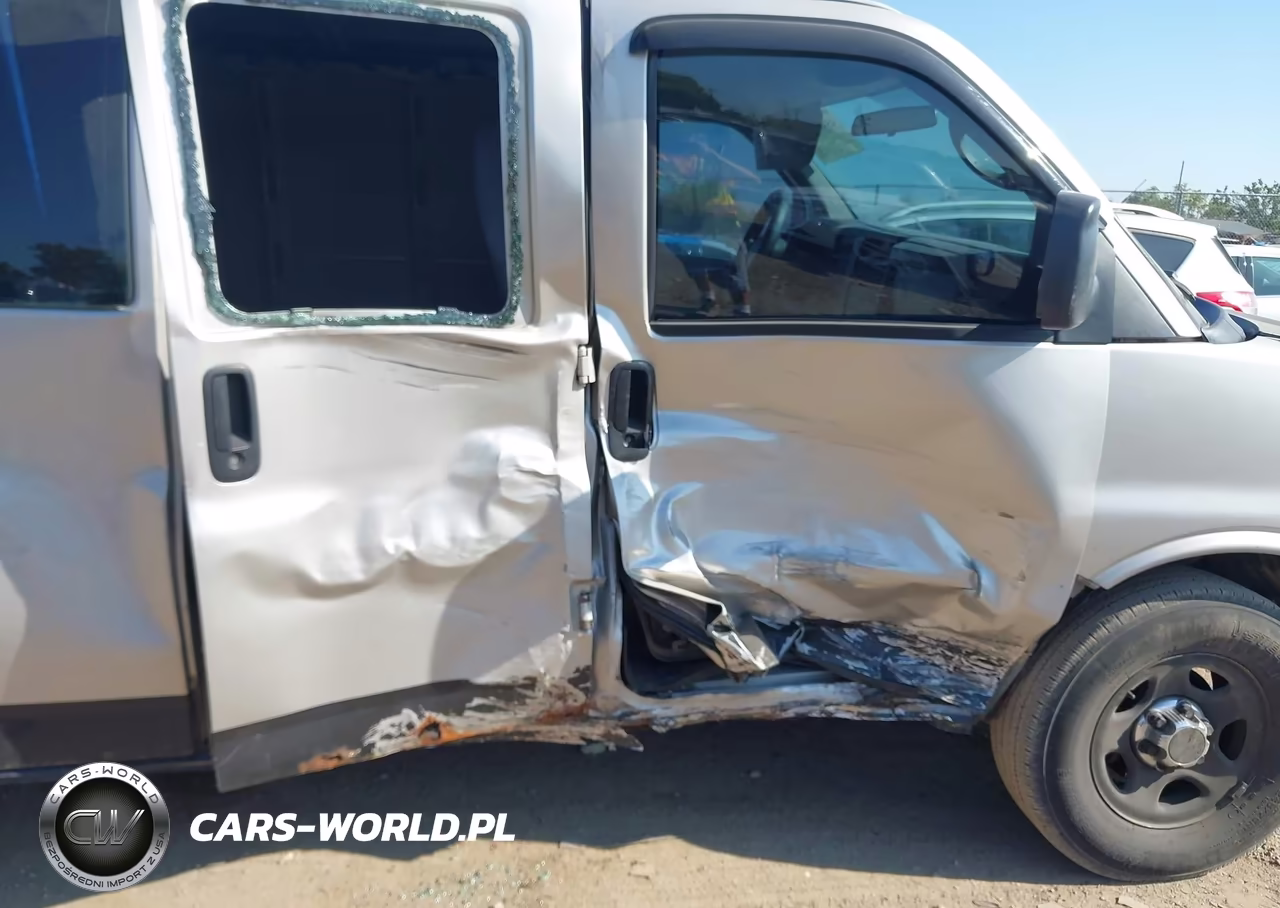 2007 Chevrolet Express Work Van VIN:1GCFG15X371139237 - 6