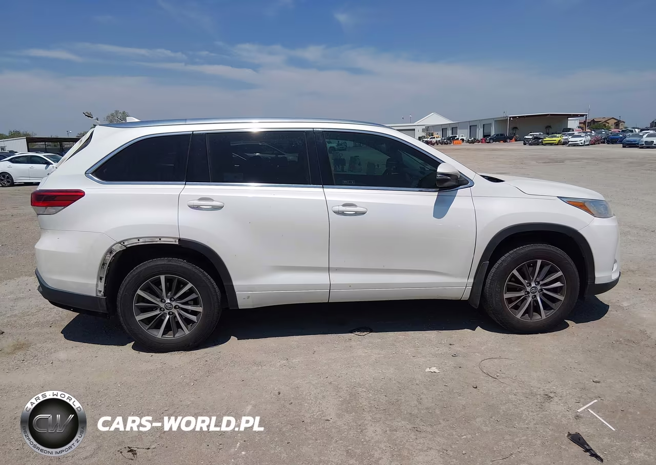 2018 Toyota Highlander Xle VIN:5TDJZRFH1JS490944 - 13
