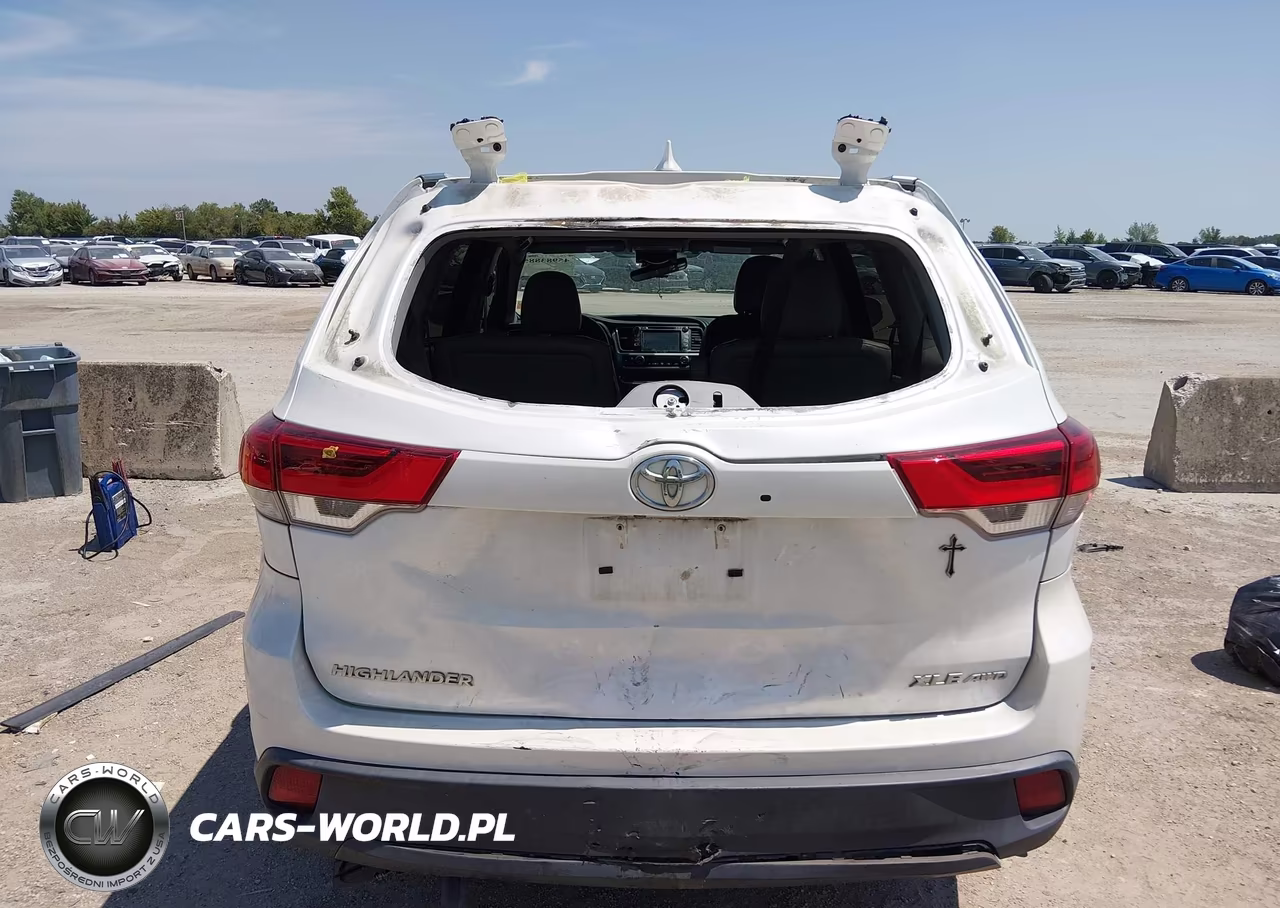 2018 Toyota Highlander Xle VIN:5TDJZRFH1JS490944 - 16