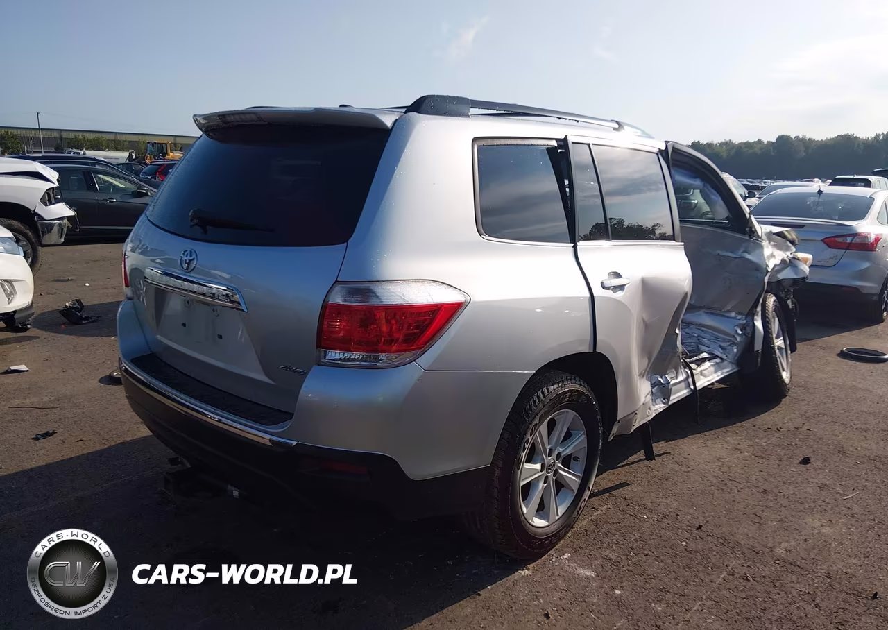 2012 Toyota Highlander Se V6 VIN:5TDBK3EH8CS167808 - 4