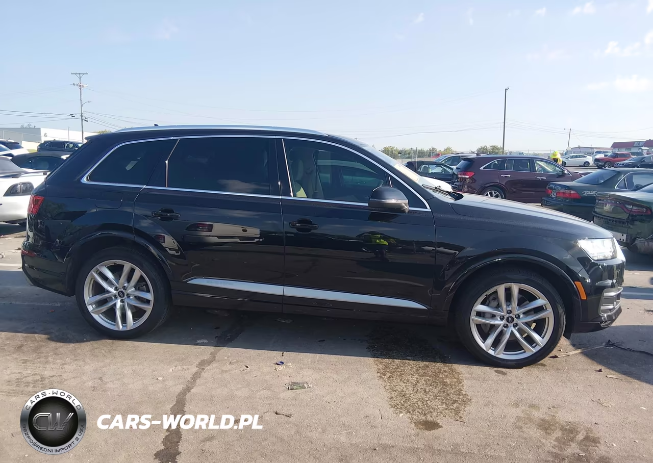 2018 Audi Q7 3.0T Premium VIN:WA1VAAF77JD042330 - 13