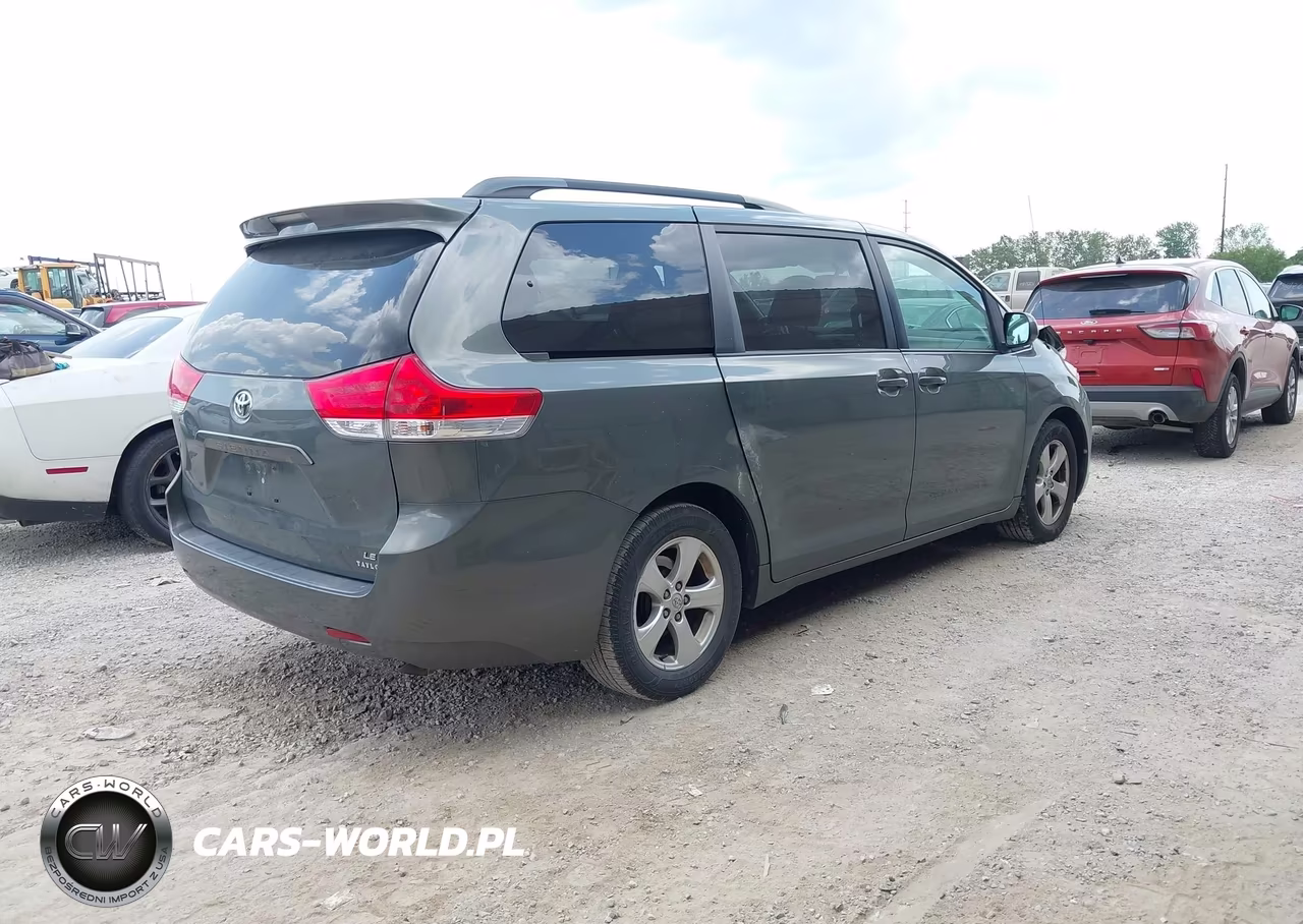 2014 Toyota Sienna Le V6 8 Passenger VIN:5TDKK3DC1ES488792 - 4