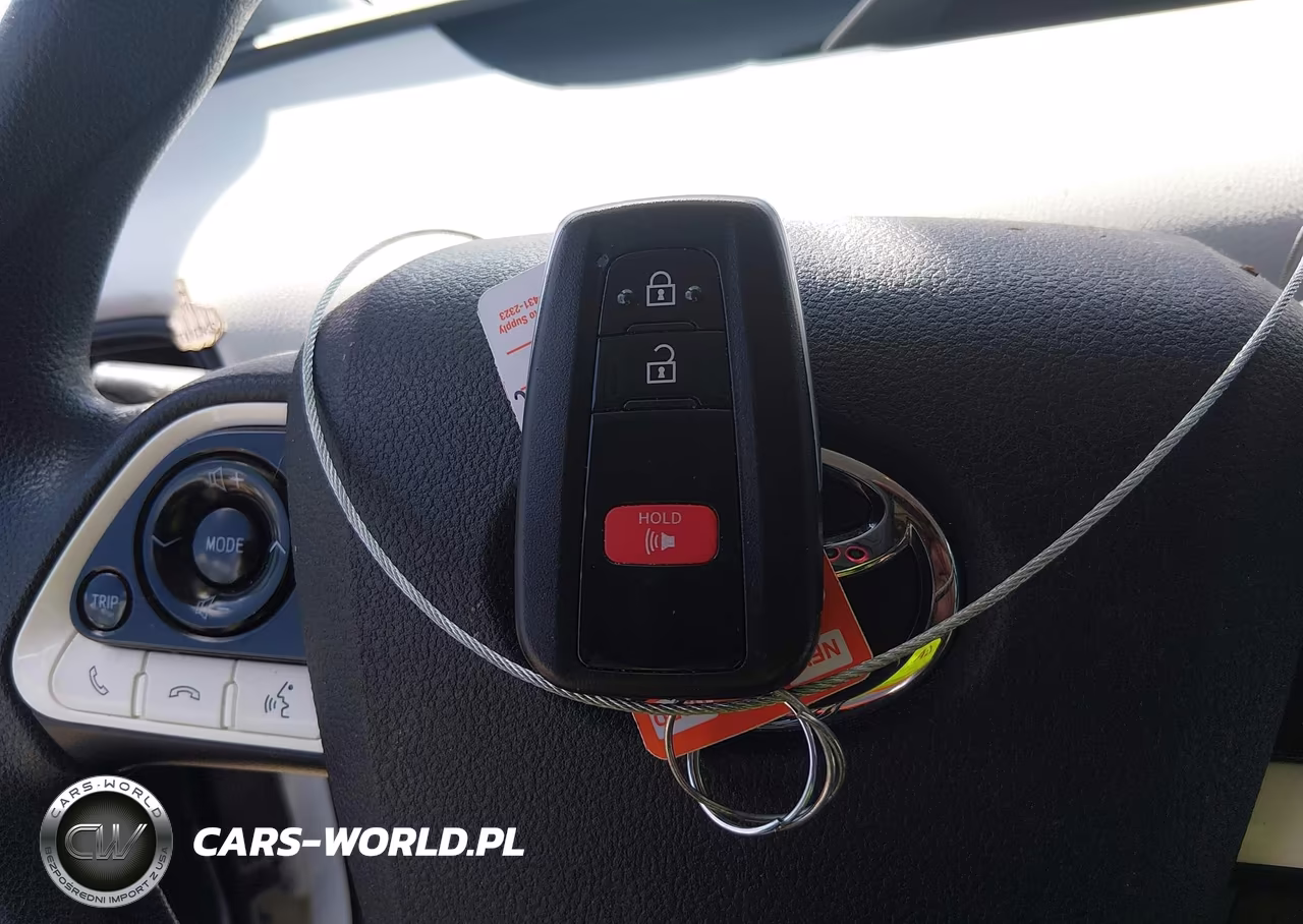 2016 Toyota Prius Two VIN:JTDKBRFU0G3509886 - 11