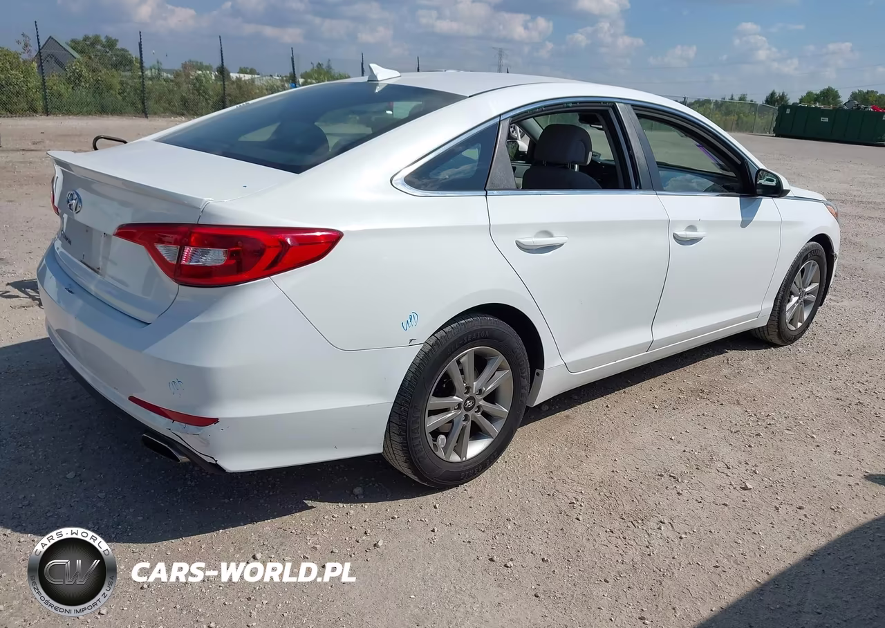 2016 Hyundai Sonata Se VIN:5NPE24AF2GH353301 - 4