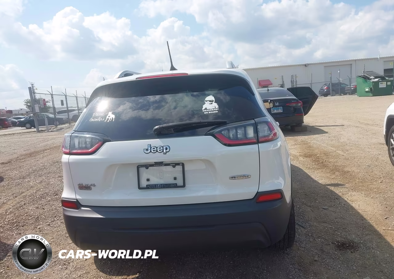 2020 Jeep Cherokee Latitude 4X4 VIN:1C4PJMCB8LD578778 - 16