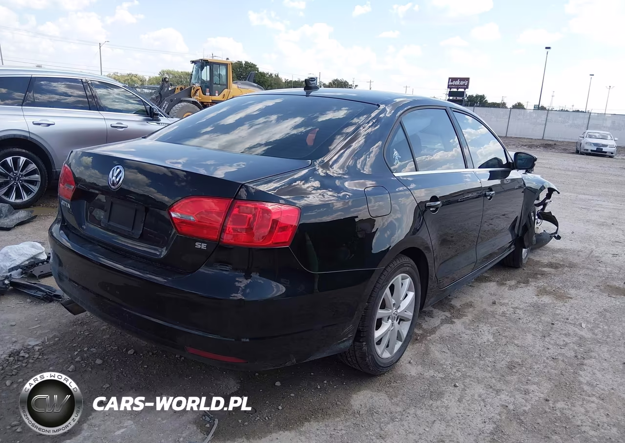 2014 Volkswagen Jetta 1.8T Se VIN:3VWB17AJ2EM375847 - 4