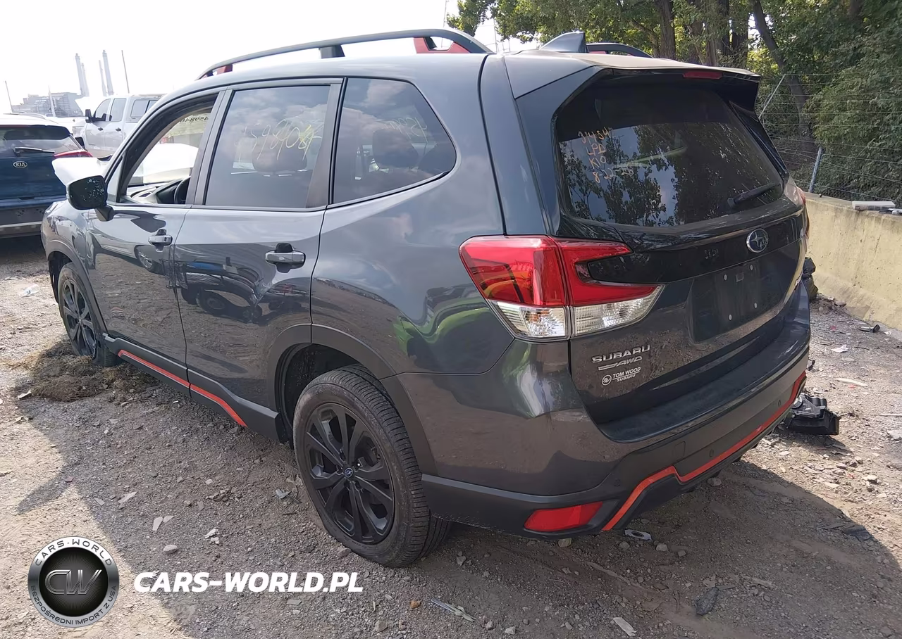 2022 Subaru Forester Sport VIN:JF2SKAJC4NH449693 - 3
