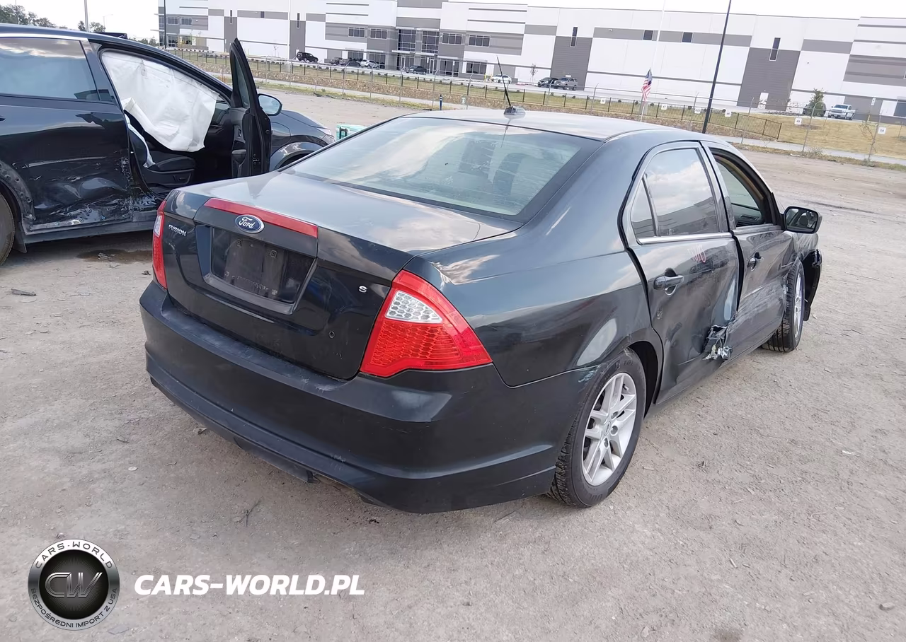2011 Ford Fusion S VIN:3FAHP0GA7BR220628 - 4