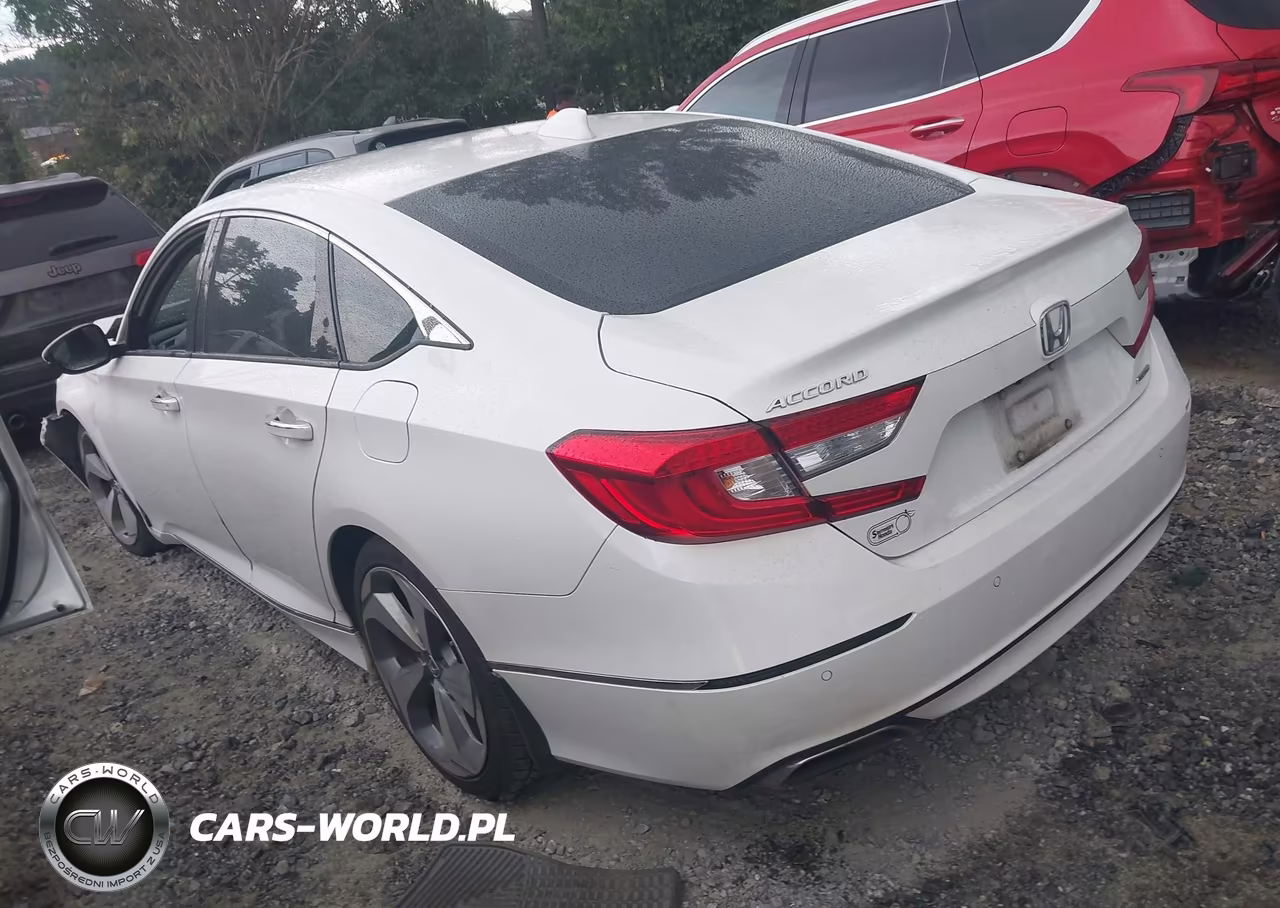 2018 Honda Accord Touring VIN:1HGCV1F90JA067432 - 3