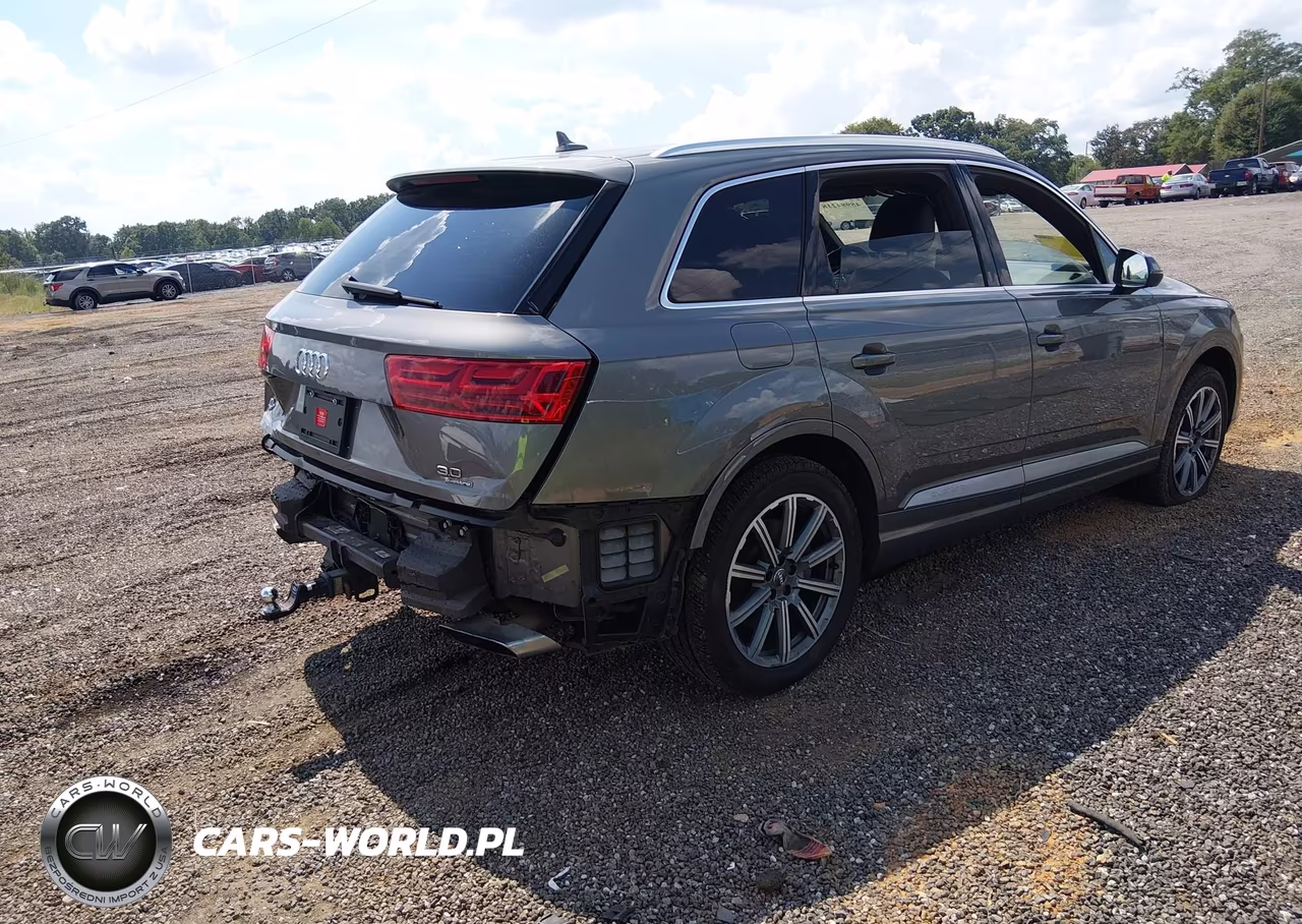 2017 Audi Q7 3.0T Premium VIN:WA1LAAF79HD012943 - 4