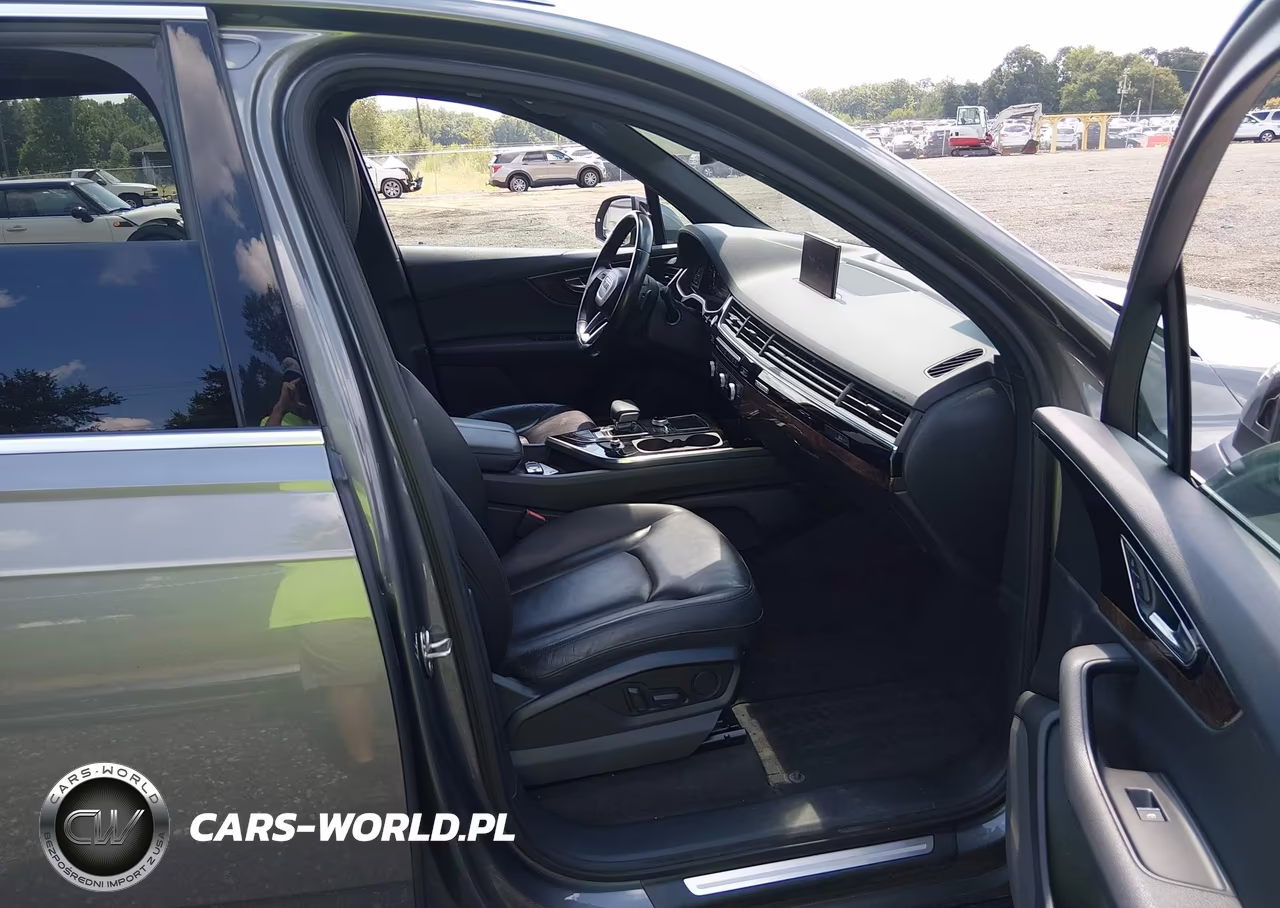 2017 Audi Q7 3.0T Premium VIN:WA1LAAF79HD012943 - 5