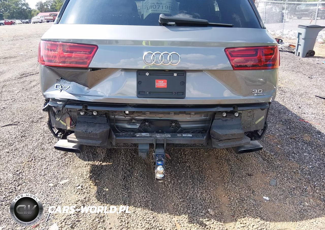 2017 Audi Q7 3.0T Premium VIN:WA1LAAF79HD012943 - 6