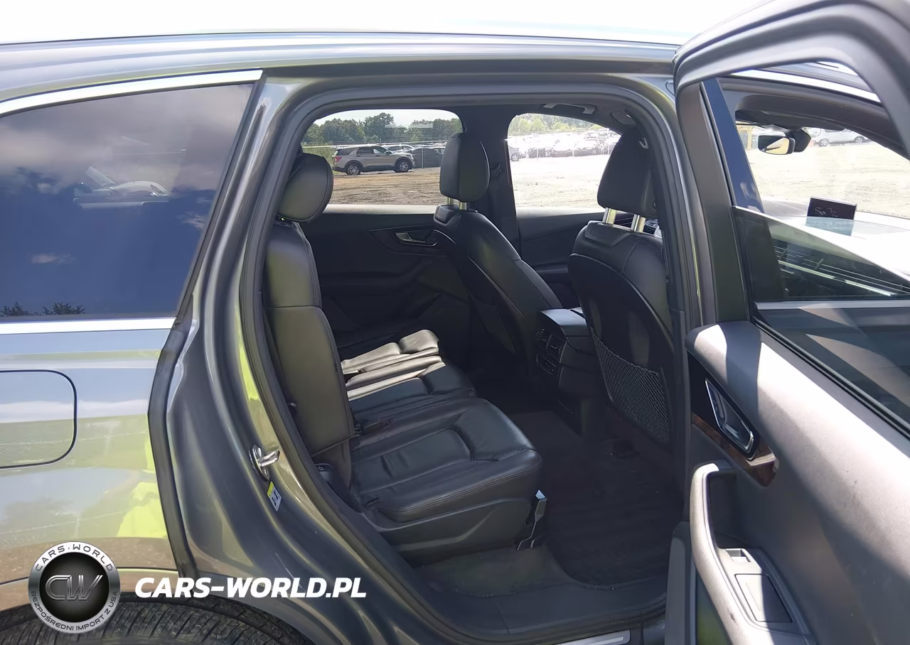 2017 Audi Q7 3.0T Premium VIN:WA1LAAF79HD012943 - 8