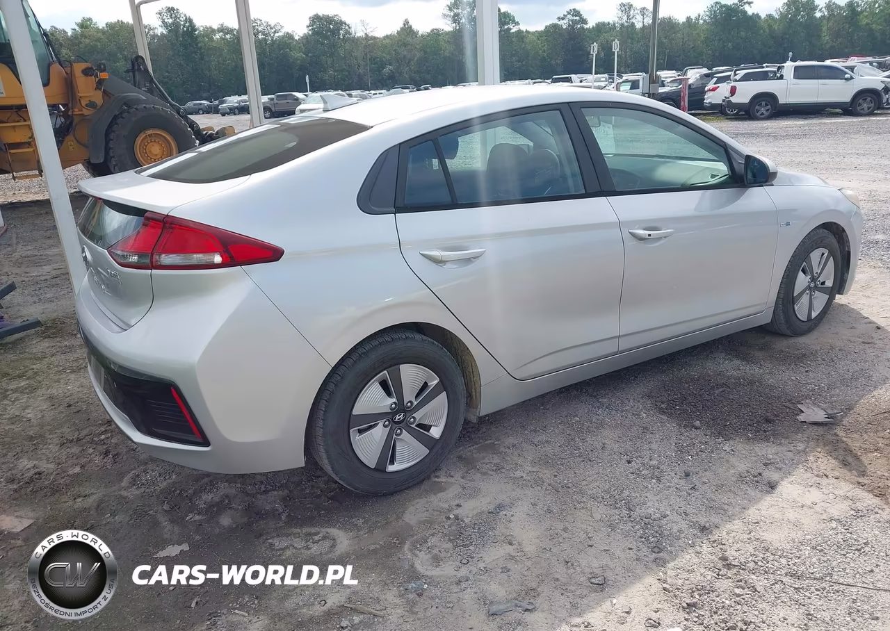 2018 Hyundai Ioniq Hybrid Blue VIN:KMHC65LC2JU099912 - 4