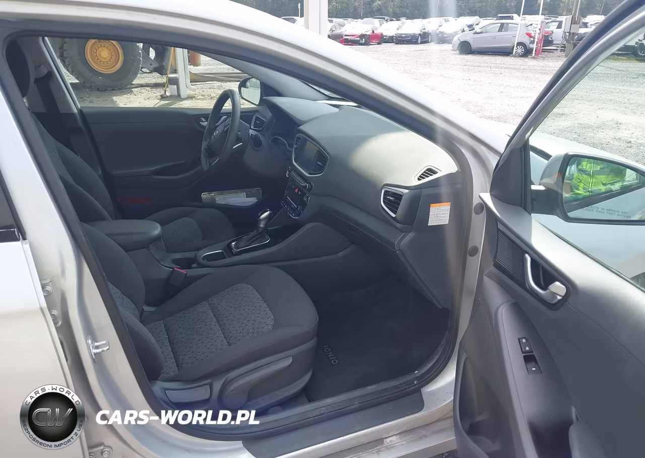 2018 Hyundai Ioniq Hybrid Blue VIN:KMHC65LC2JU099912 - 5
