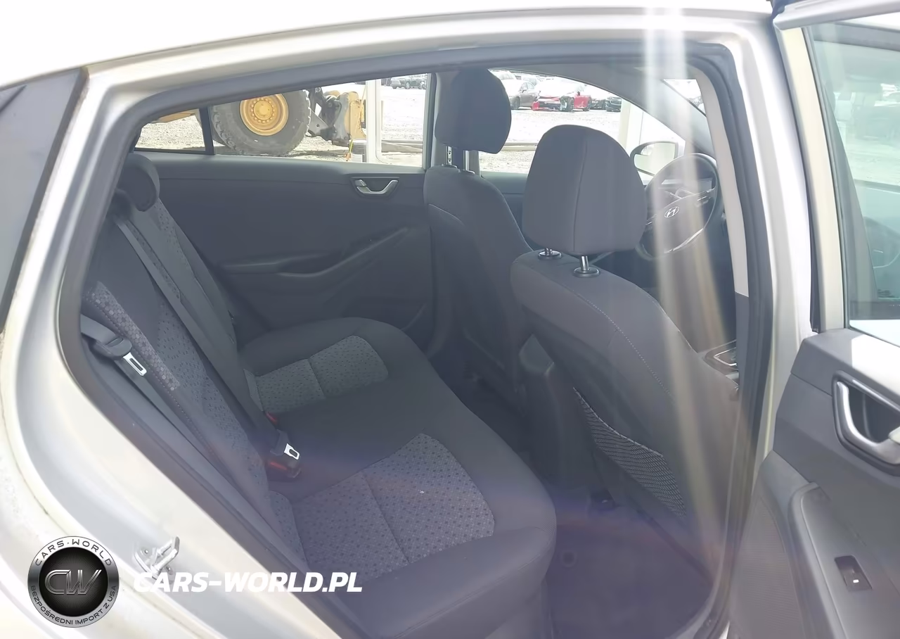 2018 Hyundai Ioniq Hybrid Blue VIN:KMHC65LC2JU099912 - 8
