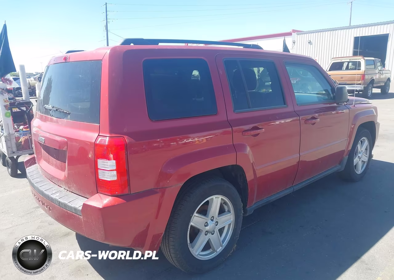 2010 Jeep Patriot Sport VIN:1J4NF2GB8AD504596 - 4