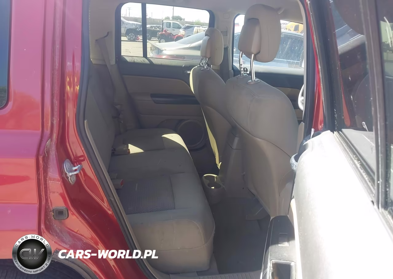 2010 Jeep Patriot Sport VIN:1J4NF2GB8AD504596 - 8