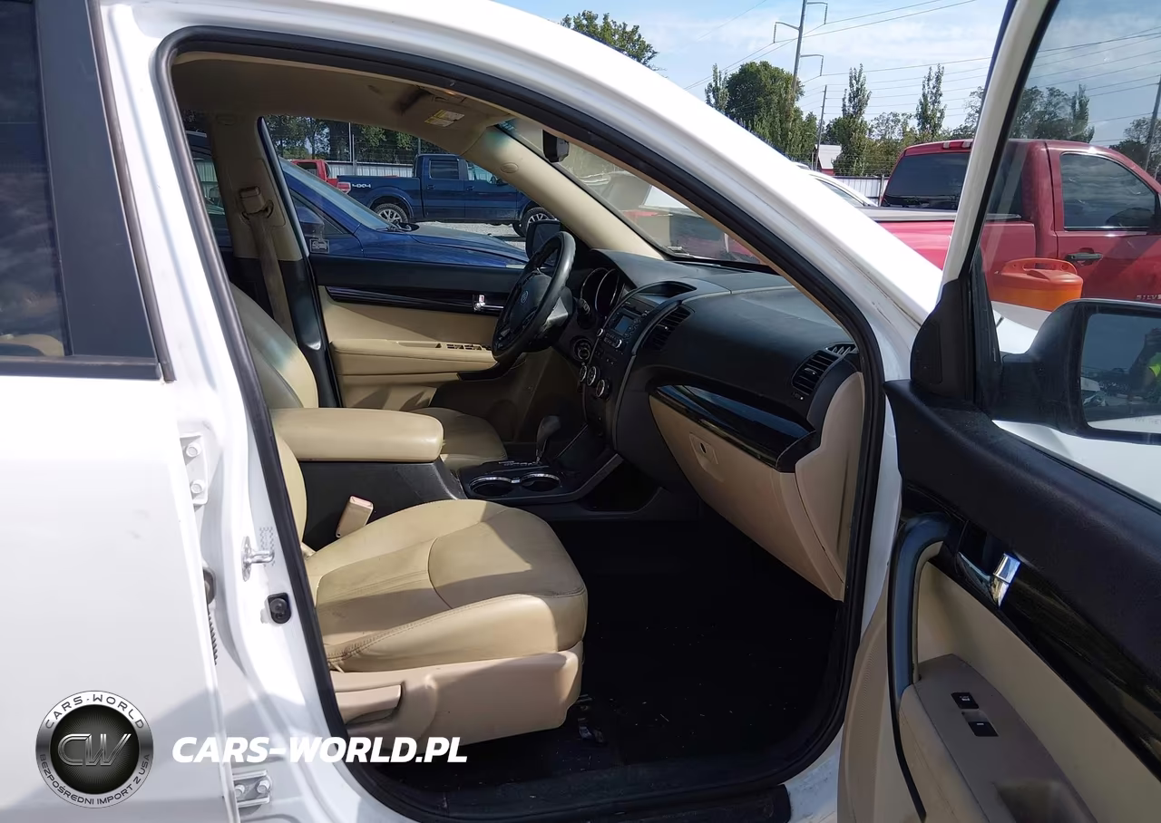 2011 Kia Sorento Lx VIN:5XYKT3A13BG080769 - 5