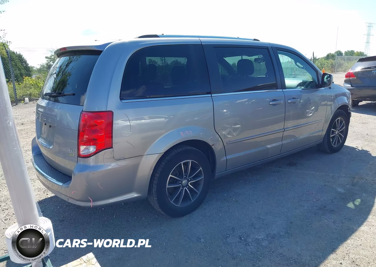 2017 Dodge Grand Caravan Sxt VIN:2C4RDGCG7HR637420 - 4