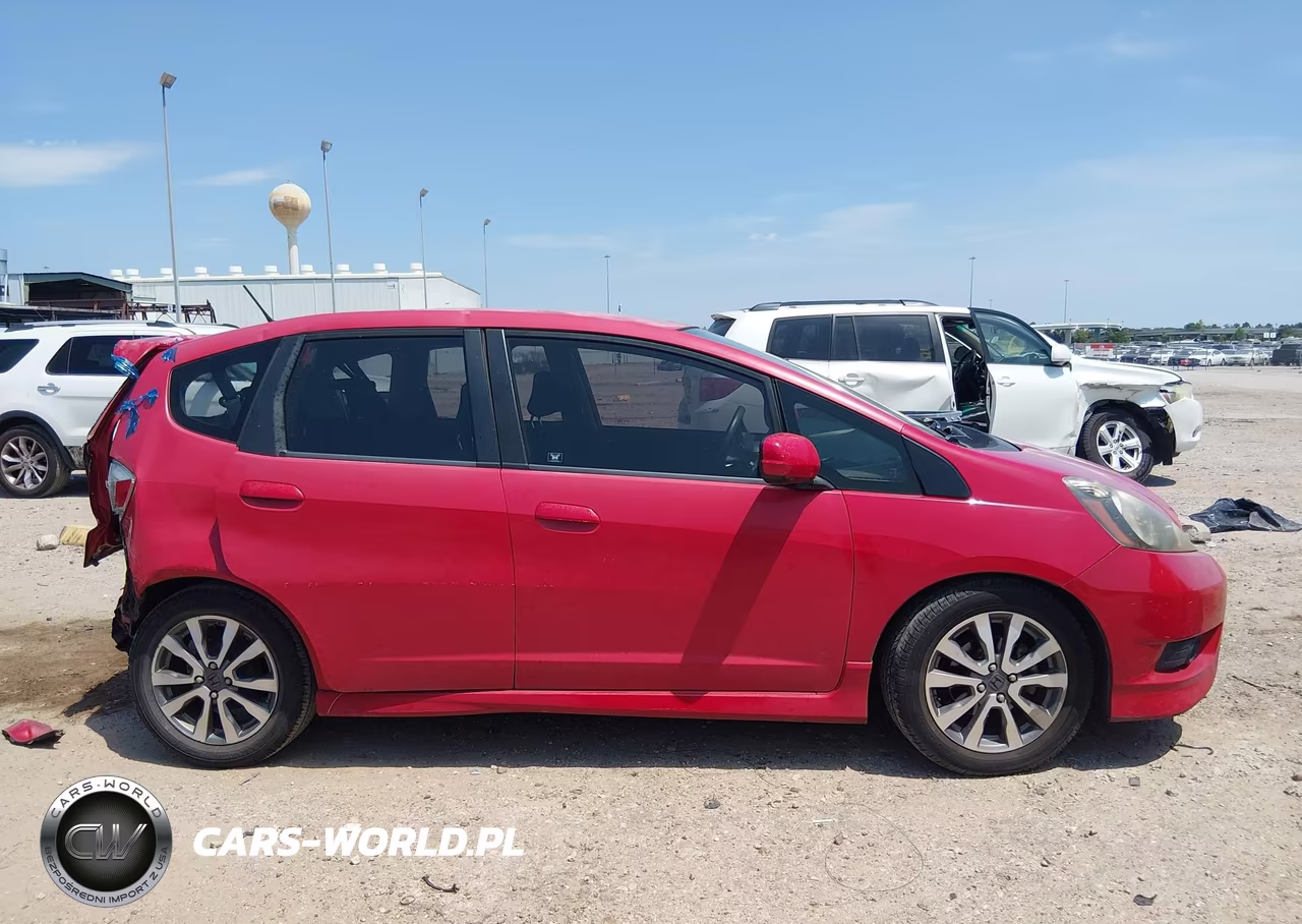 2012 Honda Fit Sport VIN:JHMGE8H52CC041228 - 14