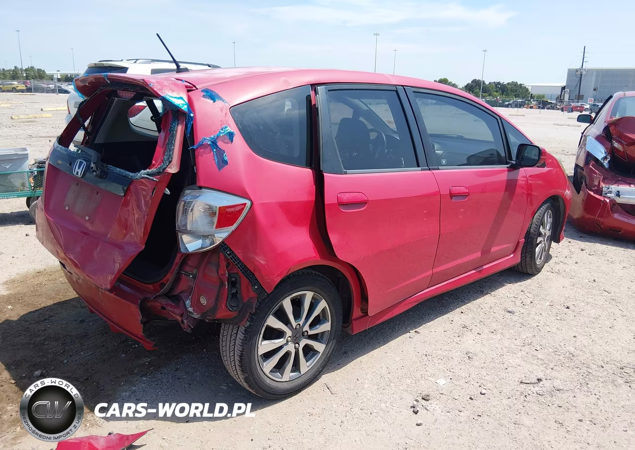 2012 Honda Fit Sport VIN:JHMGE8H52CC041228 - 4