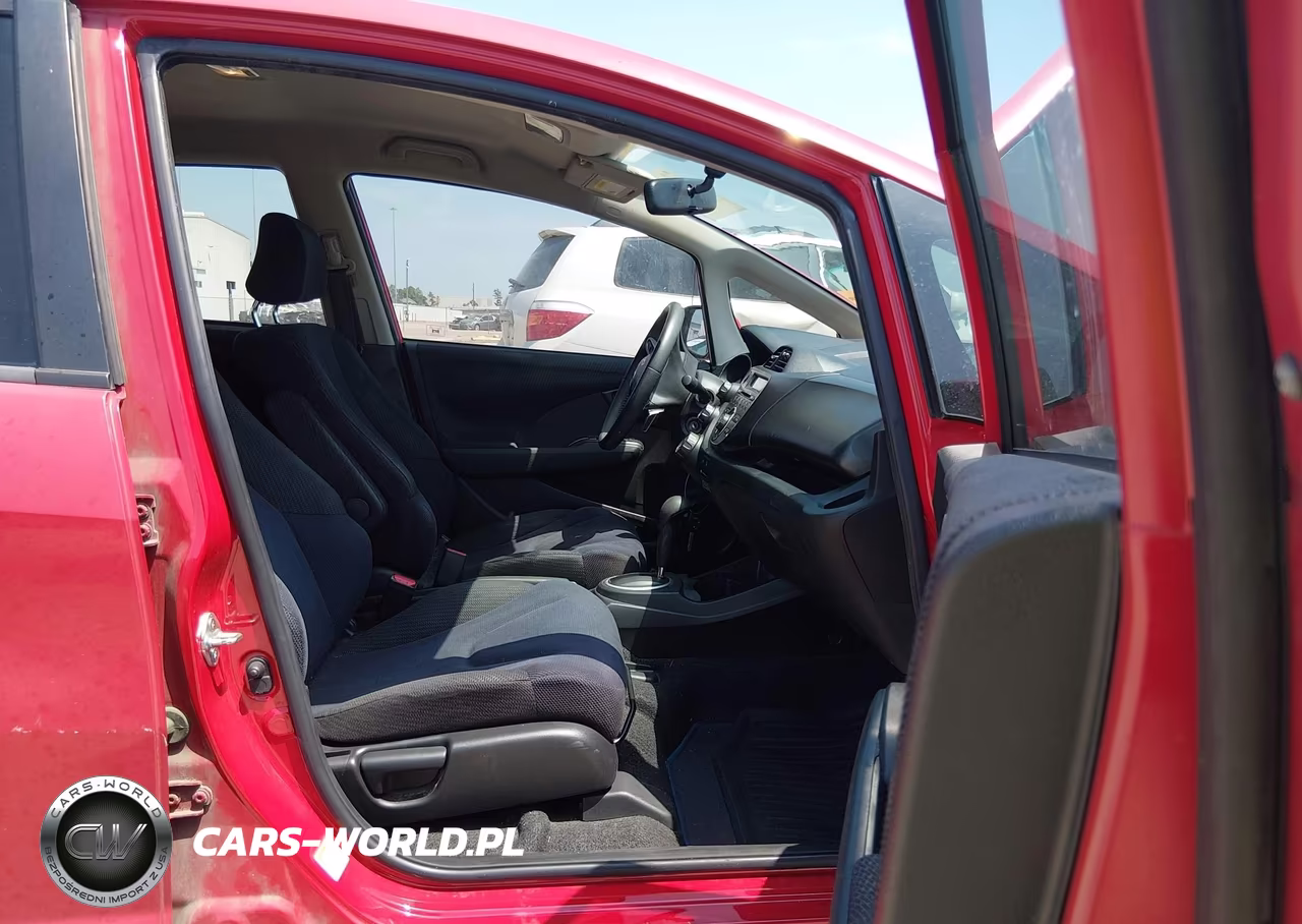 2012 Honda Fit Sport VIN:JHMGE8H52CC041228 - 5