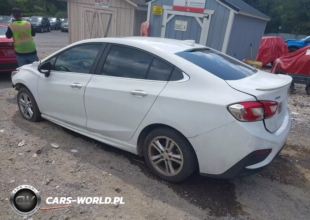 2018 Chevrolet Cruze Lt Auto VIN:1G1BE5SM1J7175642 - 3