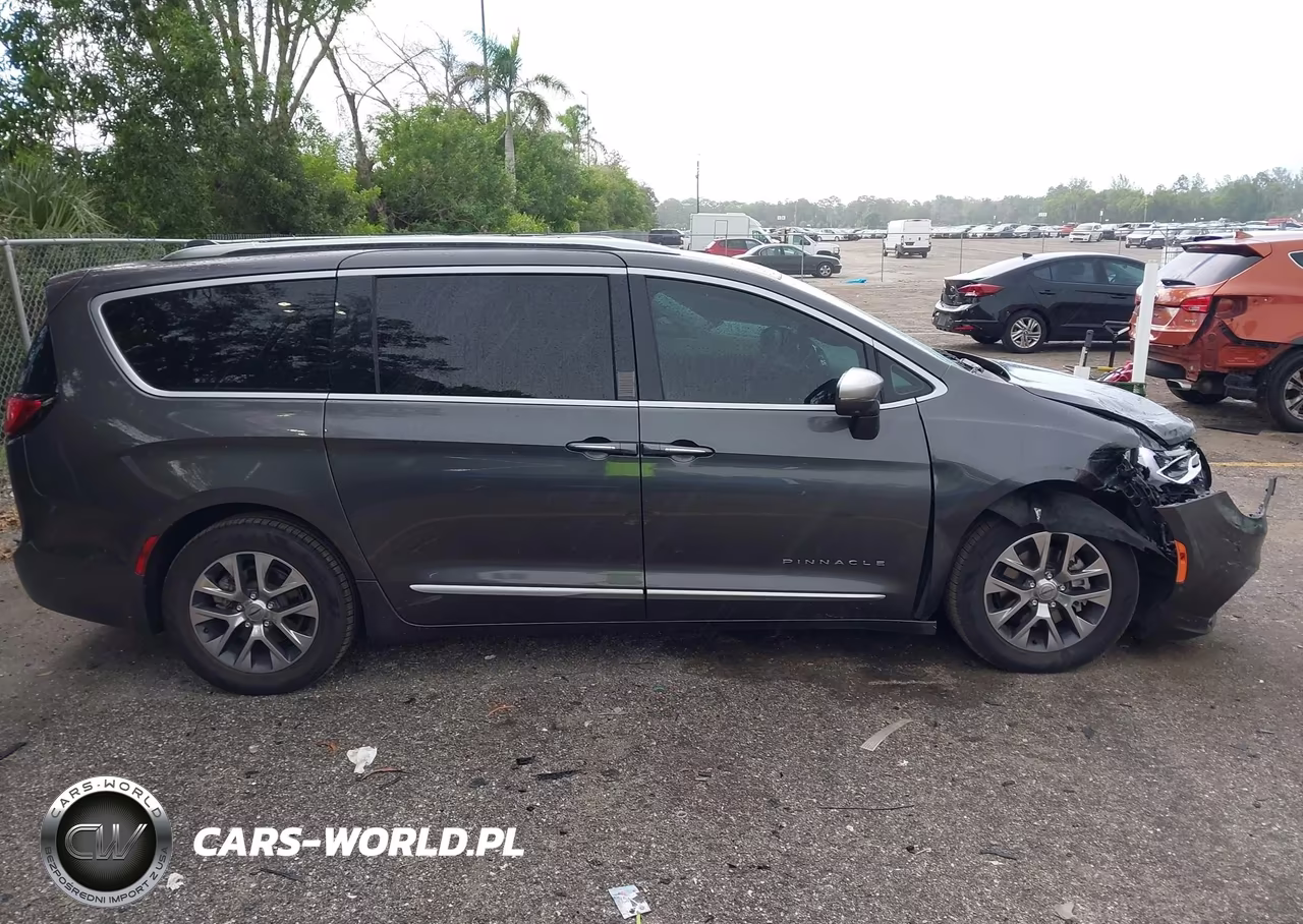 2021 Chrysler Pacifica Hybrid Pinnacle VIN:2C4RC1N79MR529291 - 13