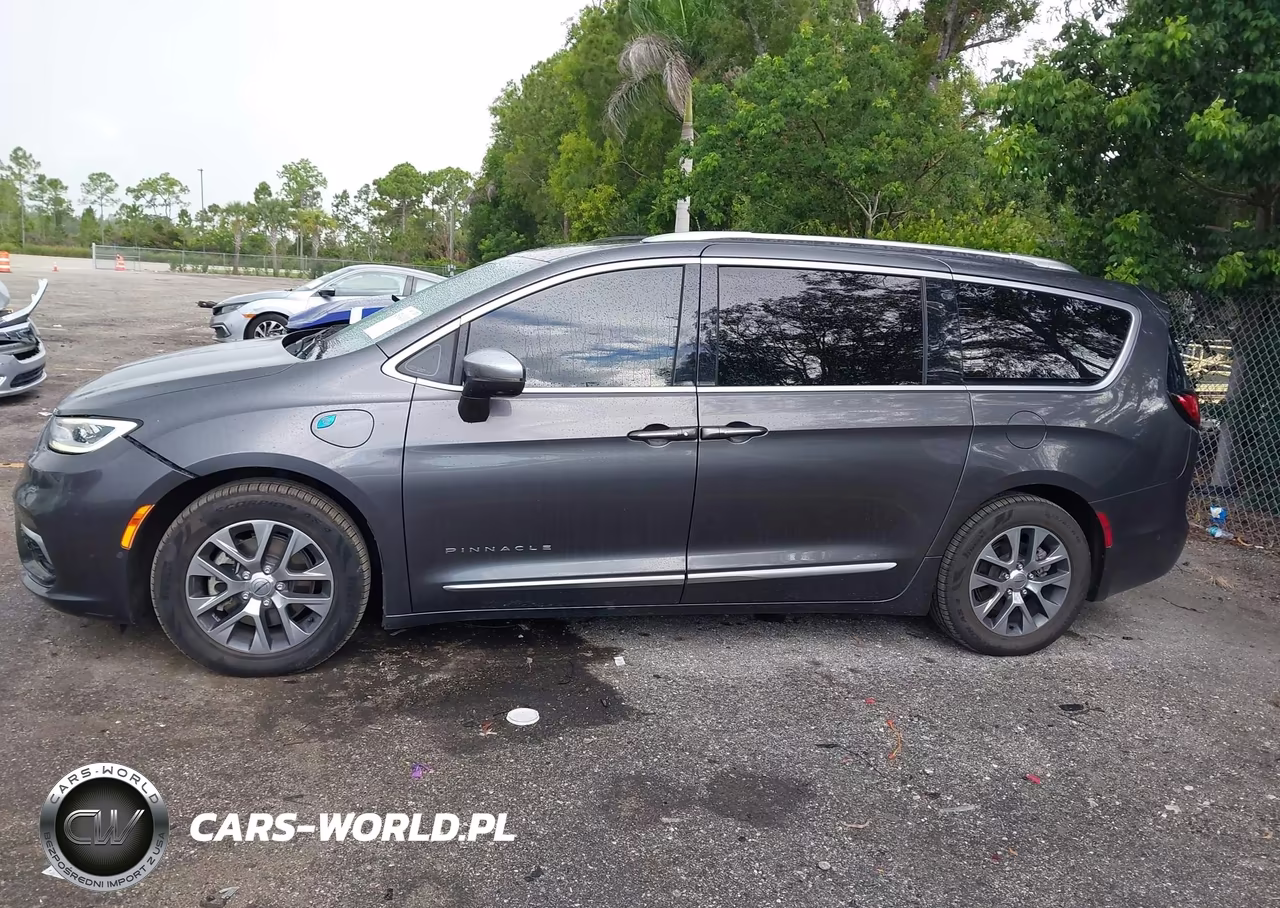 2021 Chrysler Pacifica Hybrid Pinnacle VIN:2C4RC1N79MR529291 - 14