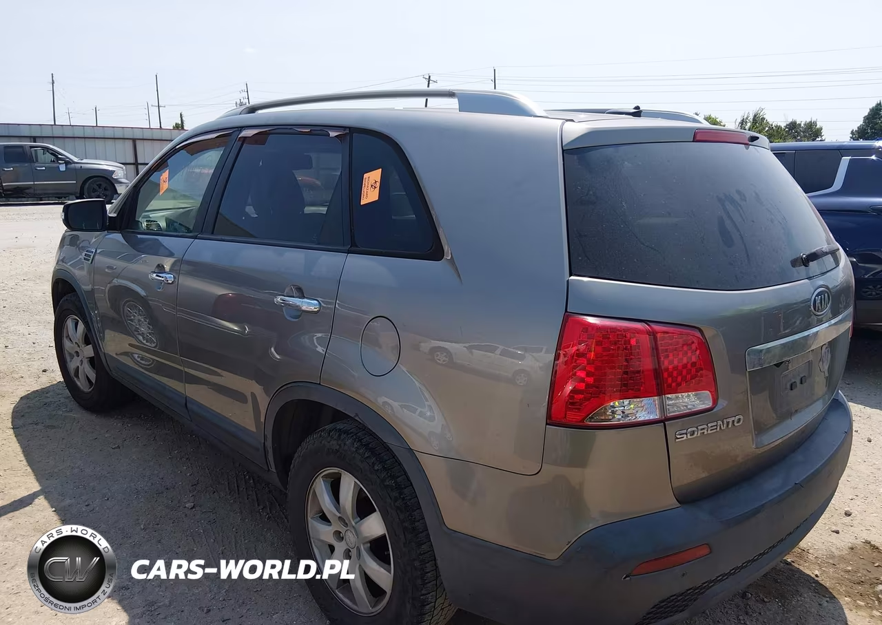 2011 Kia Sorento Lx VIN:5XYKT3A12BG097238 - 3