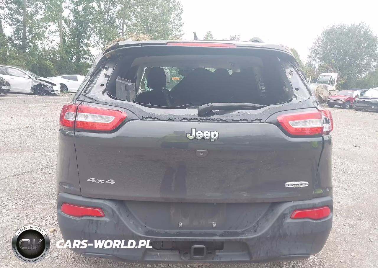 2015 Jeep Cherokee Latitude VIN:1C4PJMCB8FW558426 - 17