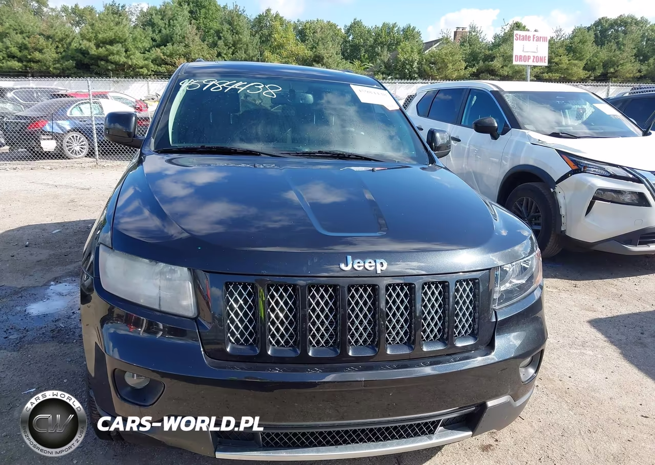 2013 Jeep Grand Cherokee Laredo Altitude VIN:1C4RJFAG2DC594257 - 12