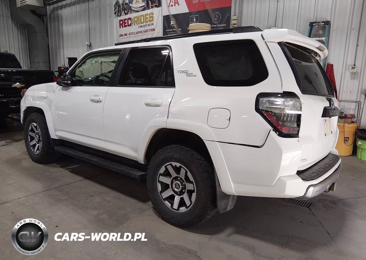2020 Toyota 4Runner Trd Off Road Premium VIN:JTEBU5JR8L5797091 - 3