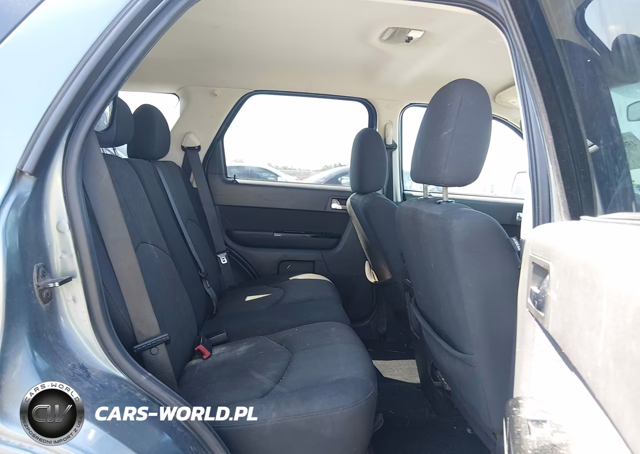 2010 Mazda Tribute I Touring VIN:4F2CY0C79AKM01020 - 8