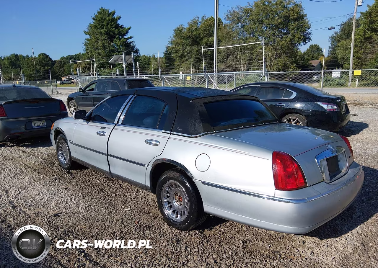1999 Lincoln Town Car Cartier VIN:1LNFM83W4XY603571 - 3