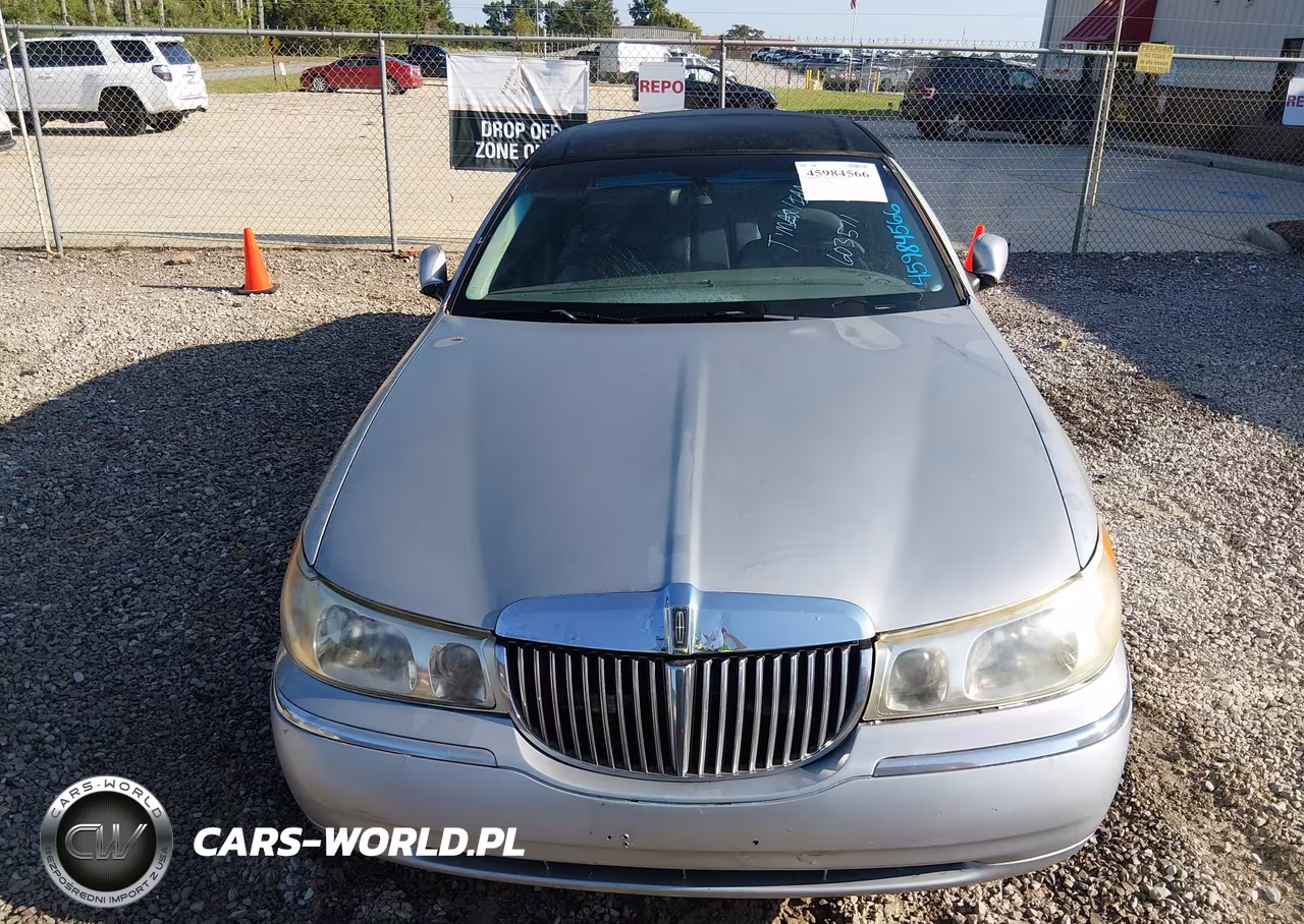 1999 Lincoln Town Car Cartier VIN:1LNFM83W4XY603571 - 6