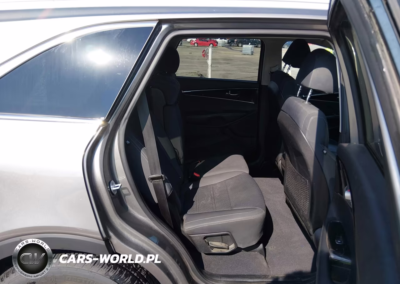 2018 Kia Sorento 2.4L Lx VIN:5XYPGDA39JG347431 - 8