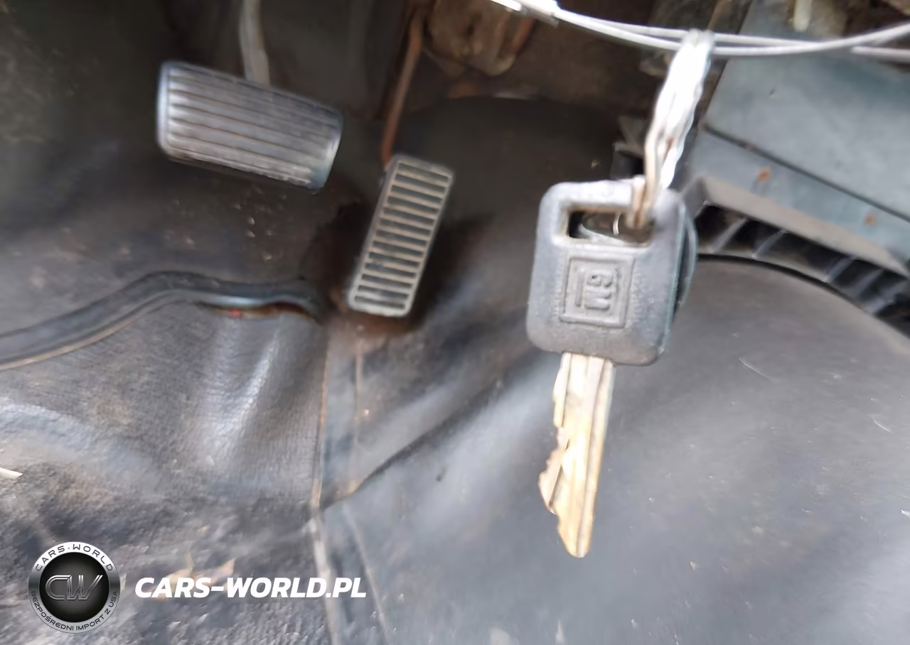 1985 Chevrolet S Truck S10 VIN:1GCCS14E0F2161366 - 11