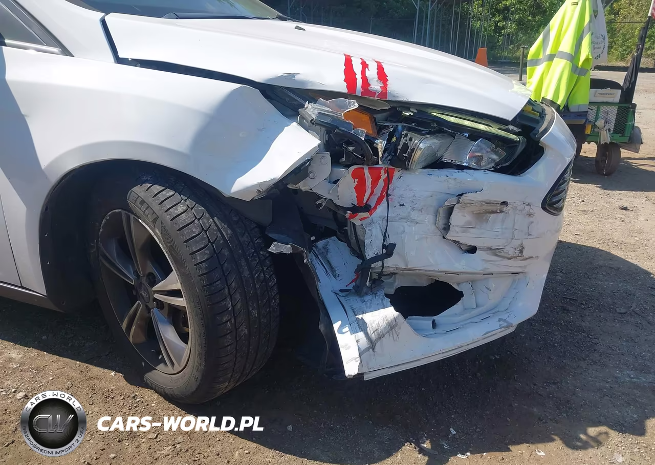 2018 Ford Focus Se VIN:1FADP3F20JL319802 - 6