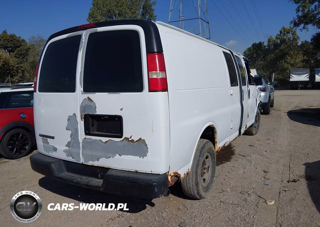2008 Chevrolet Express Cargo Van Work Van VIN:1GCGG29CX81191872 - 4