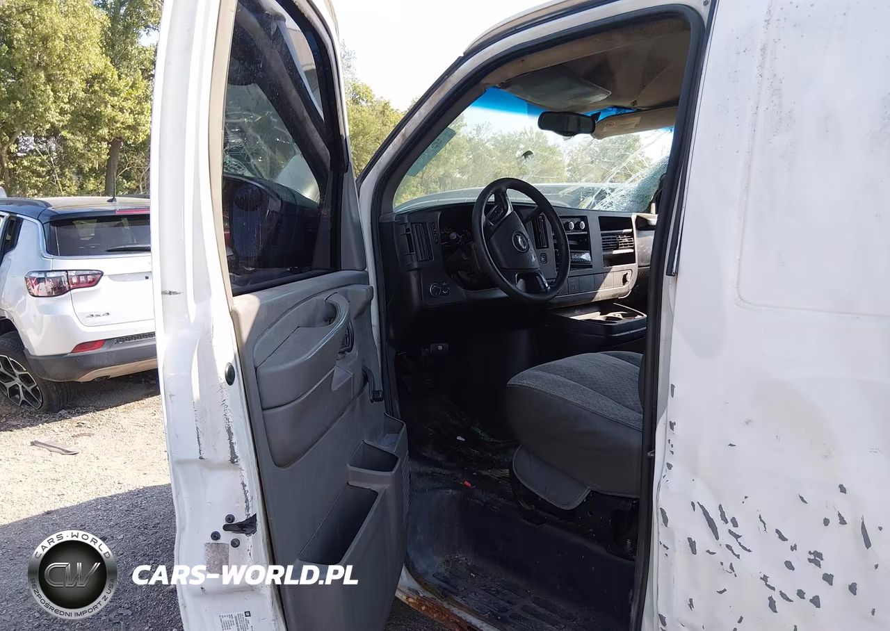2008 Chevrolet Express Cargo Van Work Van VIN:1GCGG29CX81191872 - 5