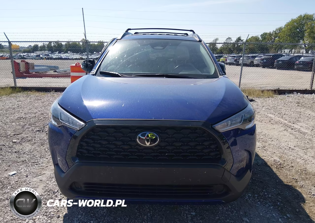 2025 Toyota Corolla Cross Le VIN:7MUBAABG8SV135657 - 12